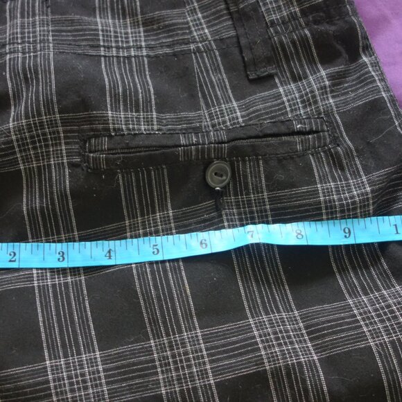 Foot Locker Established in 1974 65% Polyester/35% Rayon Size Plaid 30 Shorts - Picture 7 of 10